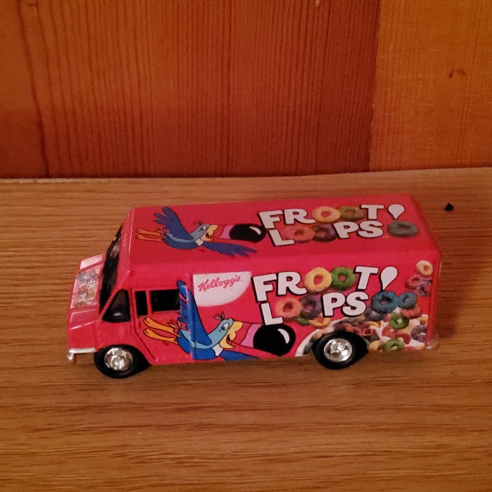 2000 Johnny Lightening Fruit Loops Van